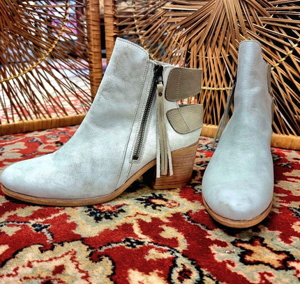 Brand New Alba Moda Ankle Boots - Yatva