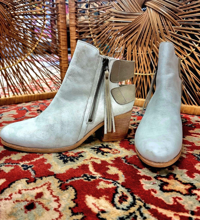 Brand New Alba Moda Ankle Boots - Yatva