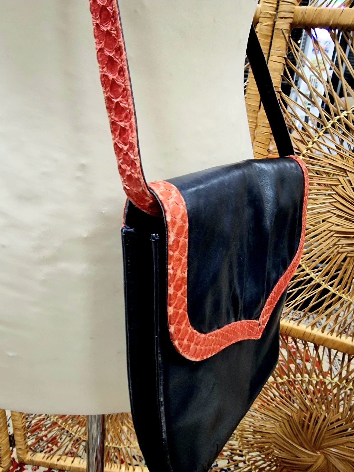 Designer- Valentino Garavani Shoulder Bag