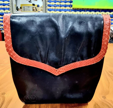 Designer- Valentino Garavani Shoulder Bag