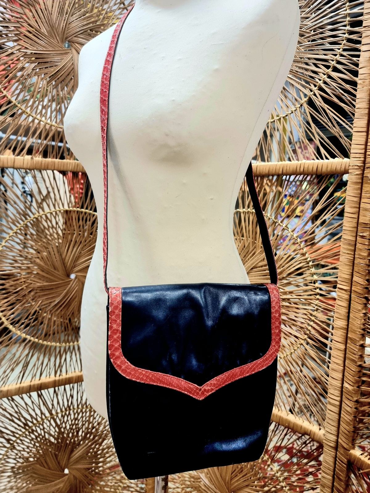 Designer- Valentino Garavani Shoulder Bag