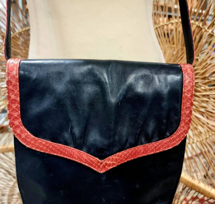 Designer- Valentino Garavani Shoulder Bag