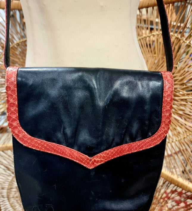 Designer- Valentino Garavani Shoulder Bag