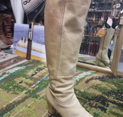 Vintage 1970's Boots - Yatva
