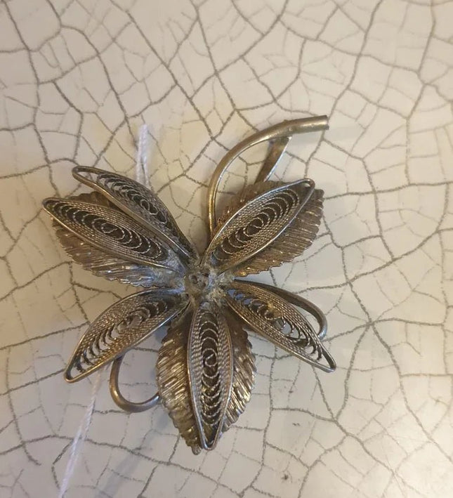 Vintage 50's Flower Brooch - Yatva