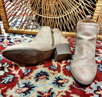 Vintage 80's Guess Biker Ankle Boots - Yatva