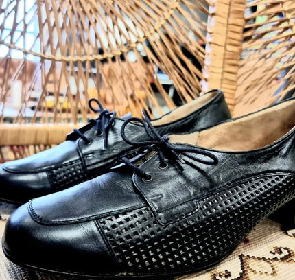 Vintage 80s Hassia Brogue Shoes - Yatva