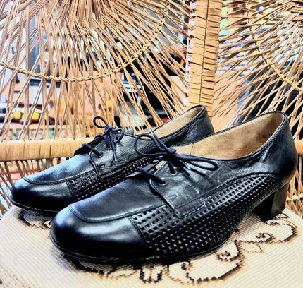 Vintage 80s Hassia Brogue Shoes - Yatva