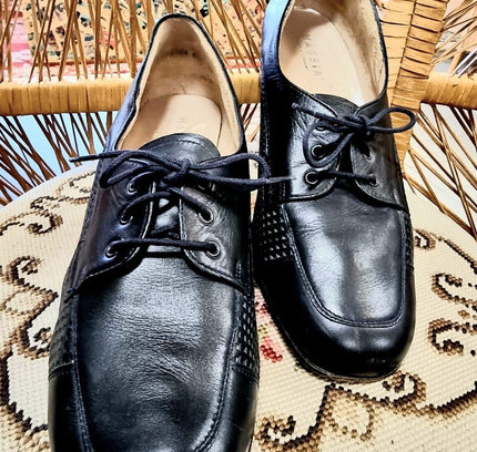 Vintage 80s Hassia Brogue Shoes - Yatva