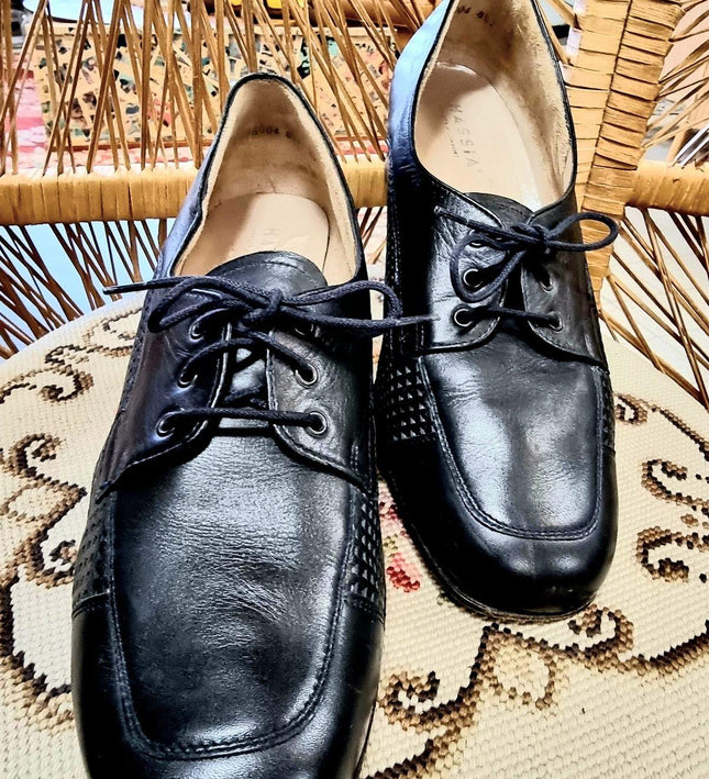 Vintage 80s Hassia Brogue Shoes - Yatva