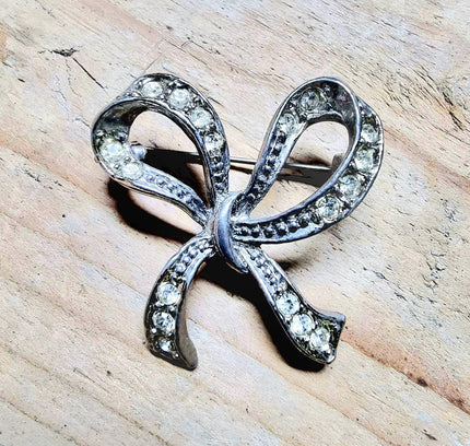 Vintage Bow Brooch - Yatva