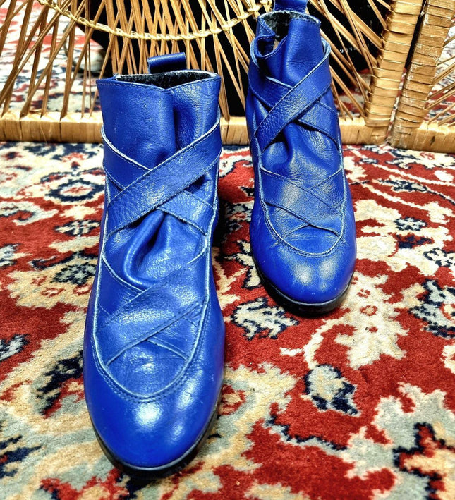 Vintage Brand New Manfield Ankle Boots - Yatva