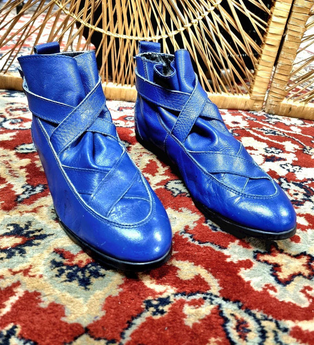 Vintage Brand New Manfield Ankle Boots - Yatva