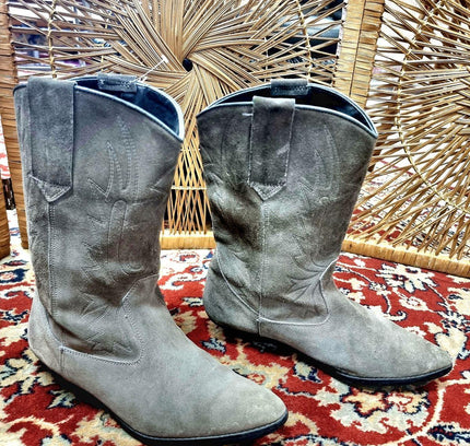 Vintage Cowboy Boots - Yatva