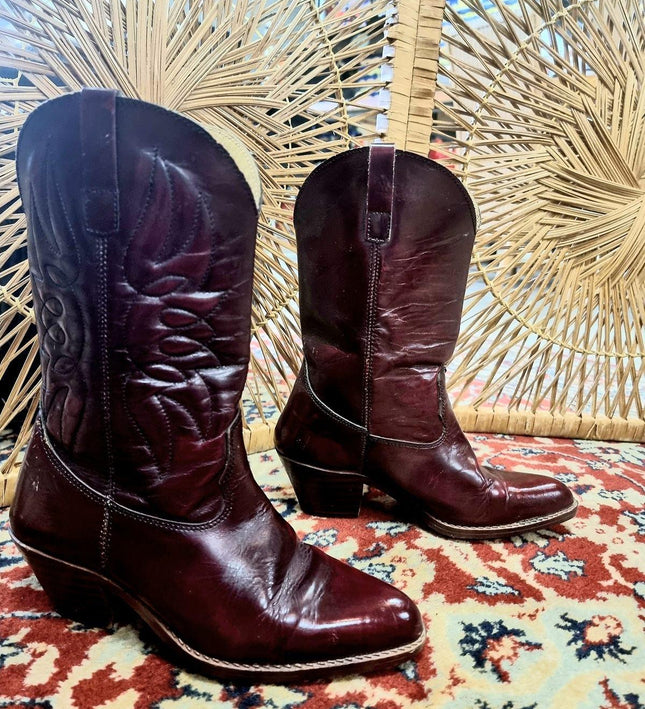 Vintage Cowboy Boots - Yatva