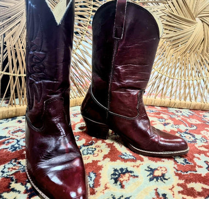 Vintage Cowboy Boots - Yatva
