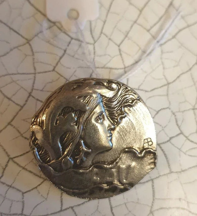 Vintage Face Brooch - Yatva