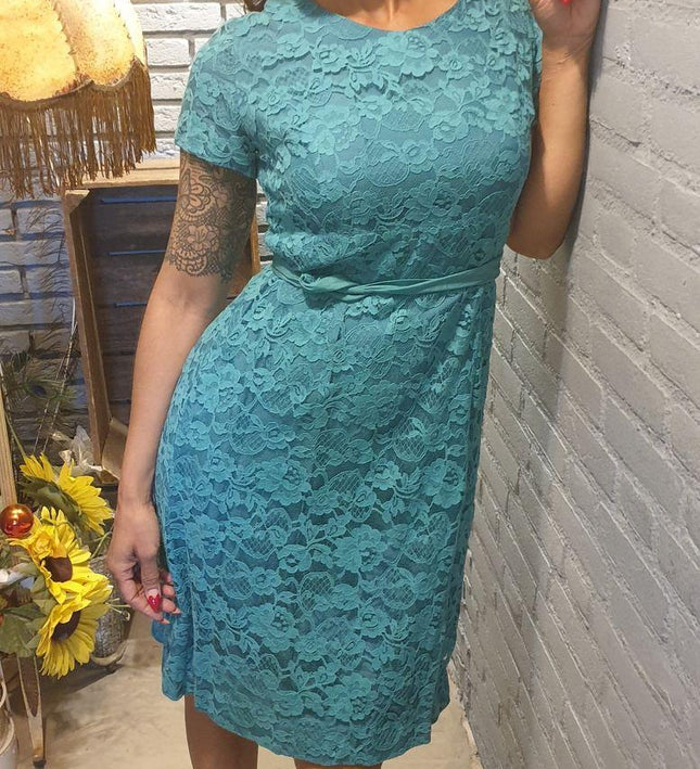 Vintage Lace Dress - Yatva