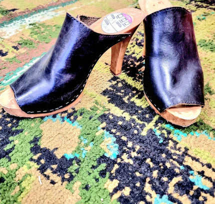 Vintage Ligga Slip on Shoes - Yatva