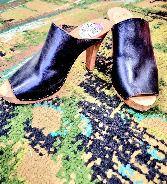 Vintage Ligga Slip on Shoes - Yatva
