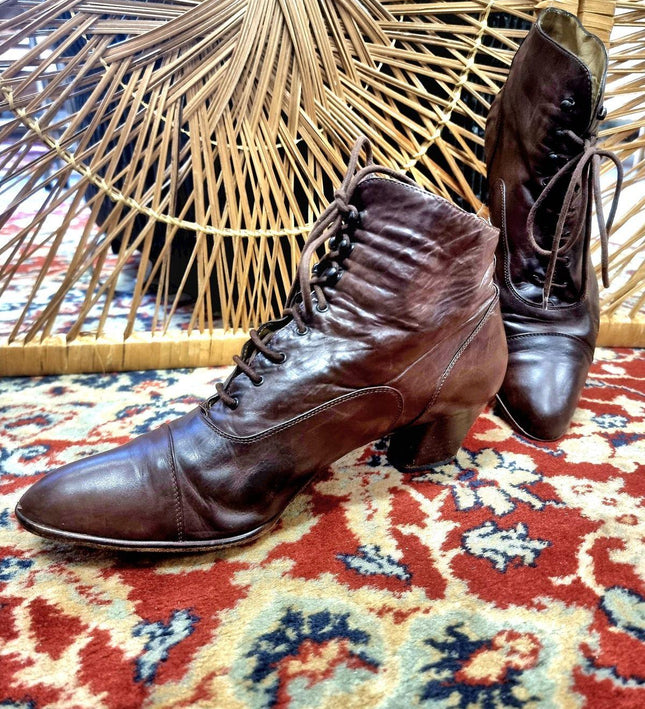 Vintage Maripe Ankle Boots - Yatva