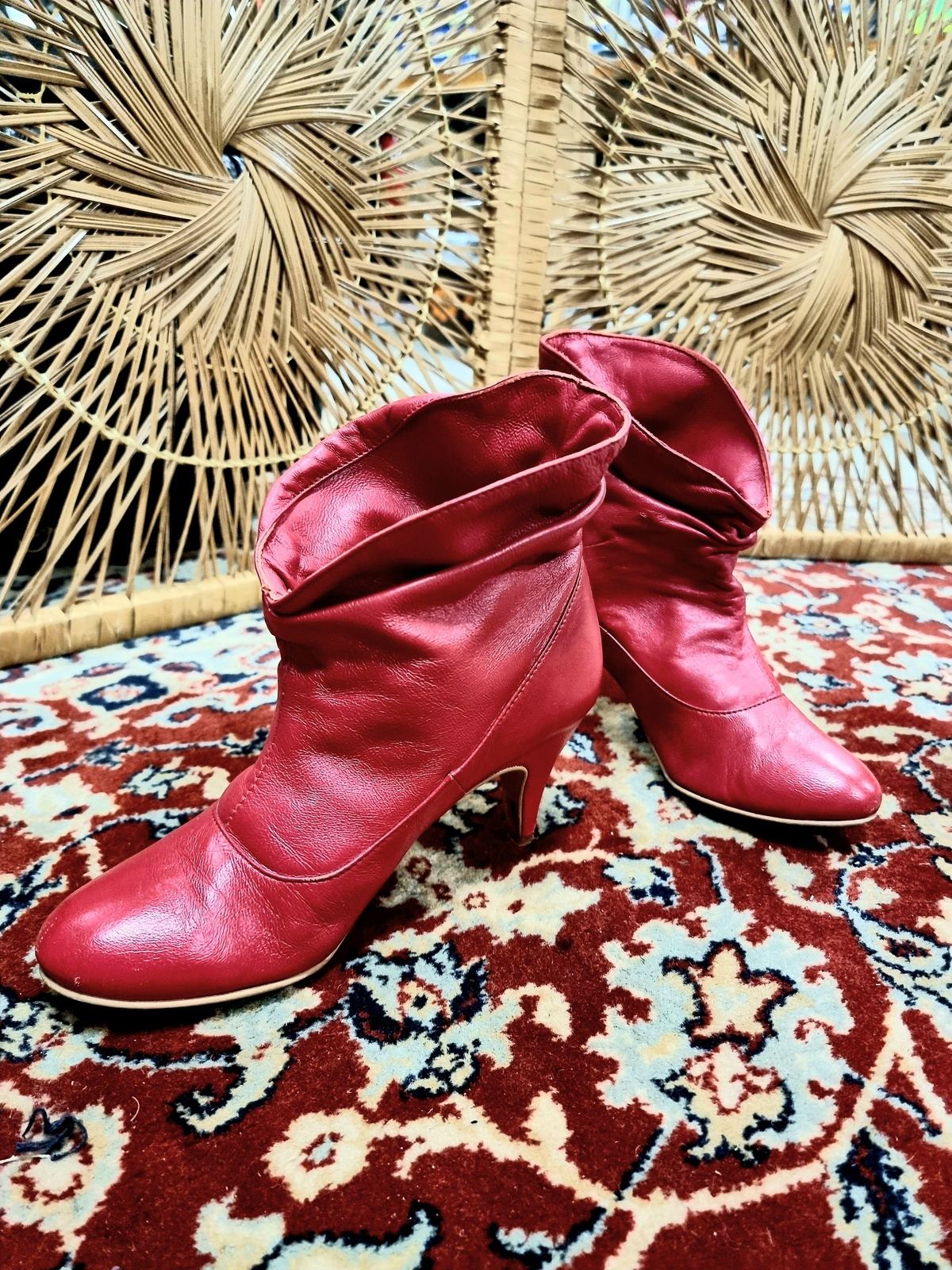 Vintage Monshoe Ankle Boots