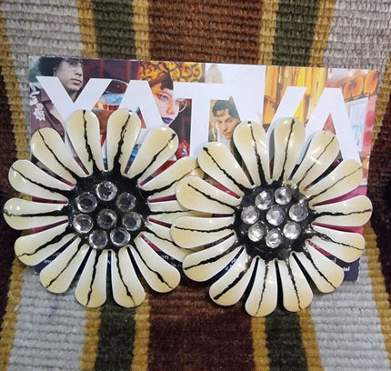 Vintage New 1980's Clip on earring - Yatva