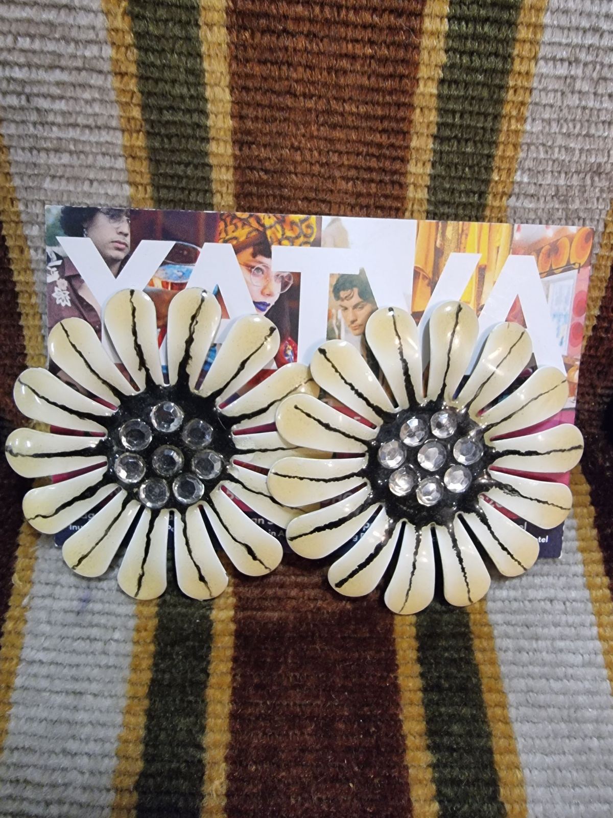 Vintage New 1980's Clip on earring