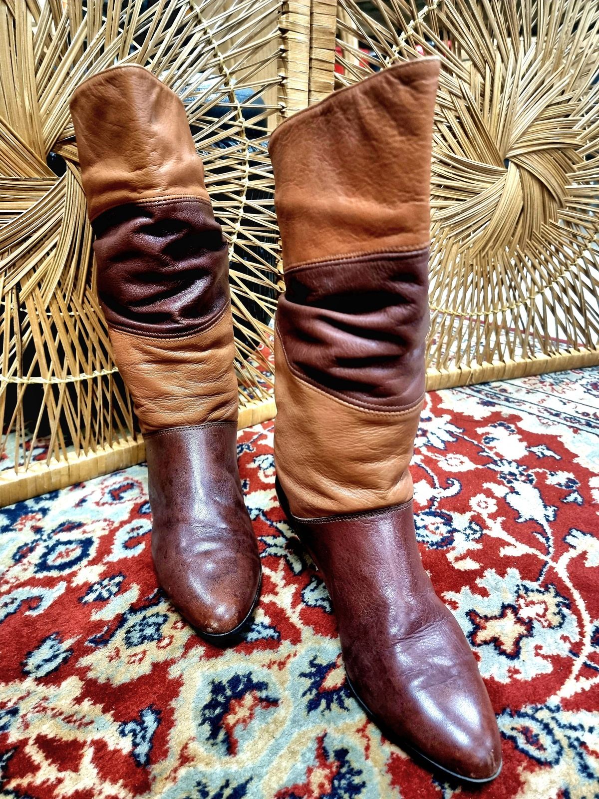 Vintage Pull Boots