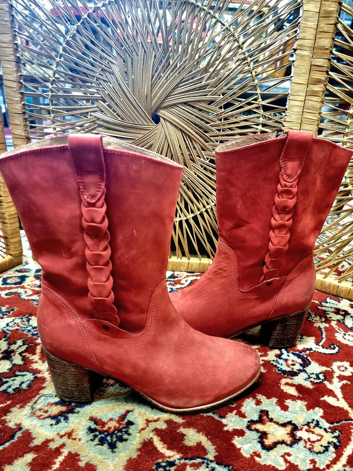 Vintage Royalty Boots