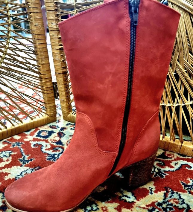 Vintage Royalty Boots - Yatva