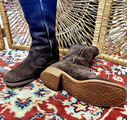 Vintage Suede Boots - Yatva