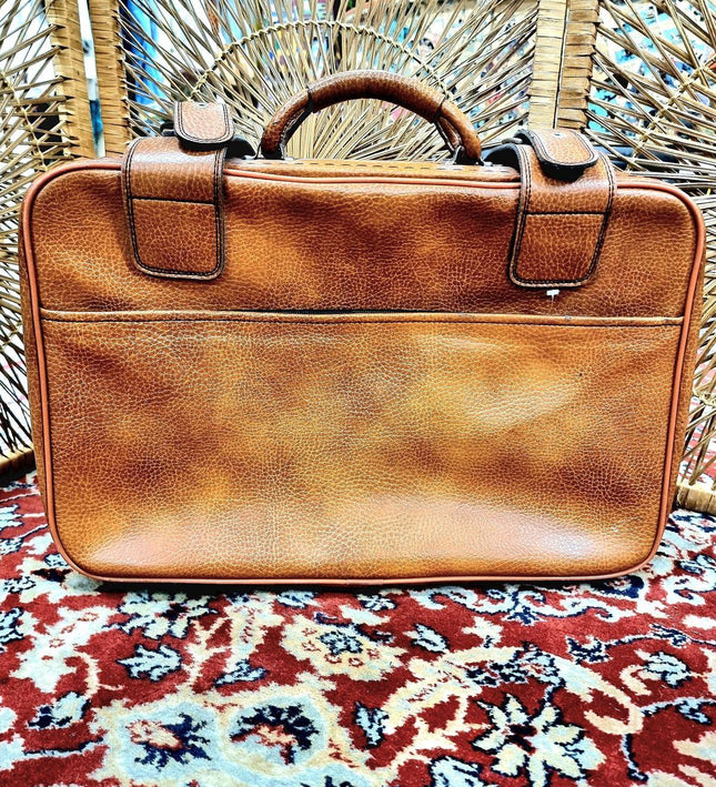 Vintage Suitcase - Yatva