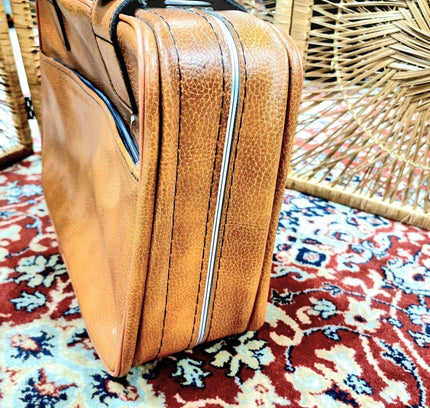 Vintage Suitcase - Yatva